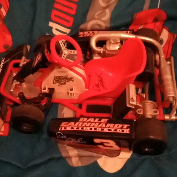 Dale Earnhardt remote control go karts. - Picture 5 of 8